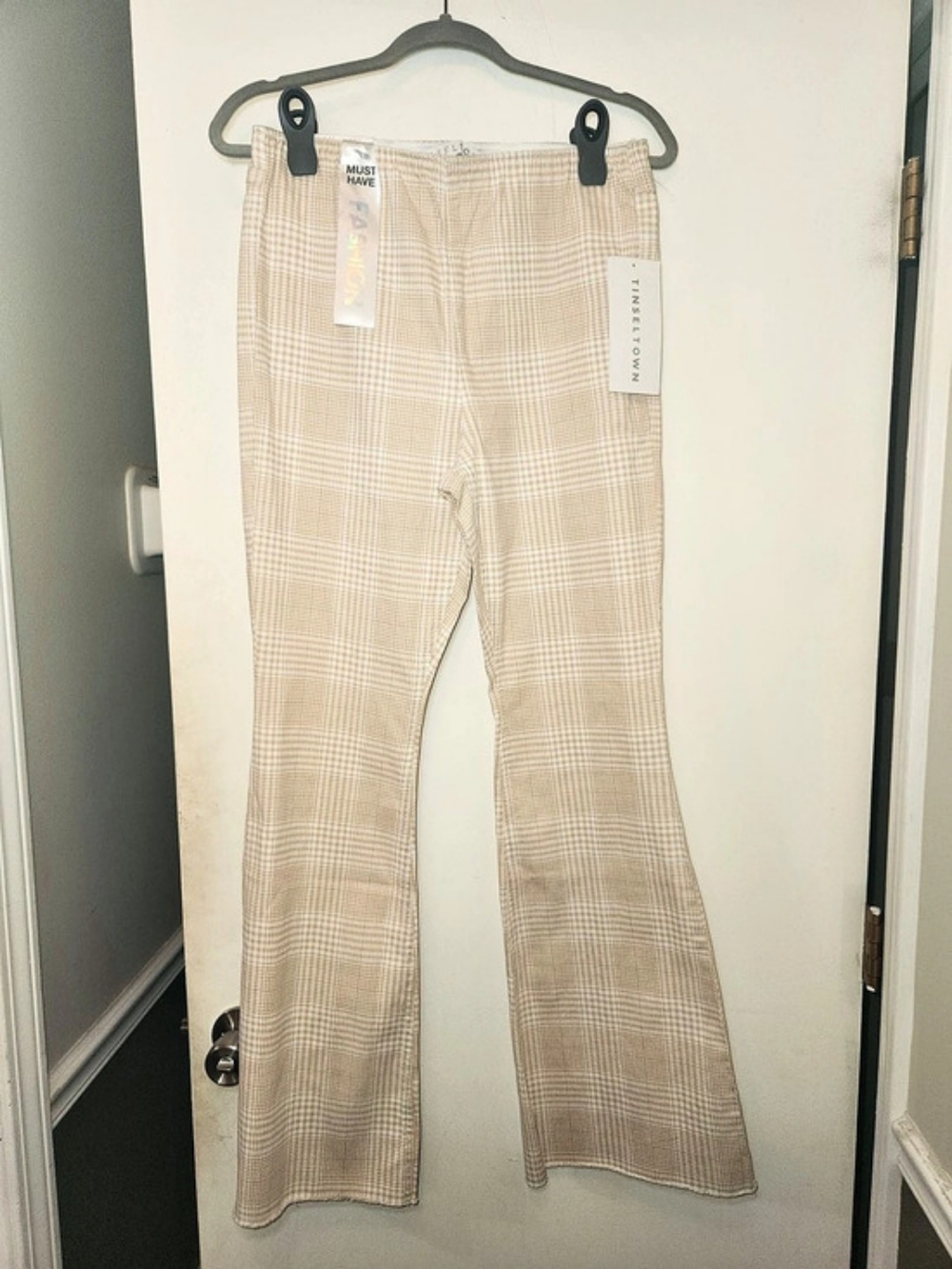 Tinseltown Hi-Rise Pull-On Flare Houndstooth Pants in Beige & White Size 11/30